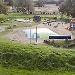 Home- Free Water Park Access Дом отдыха *