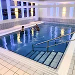 Home- Free Water Park Access בית נופש